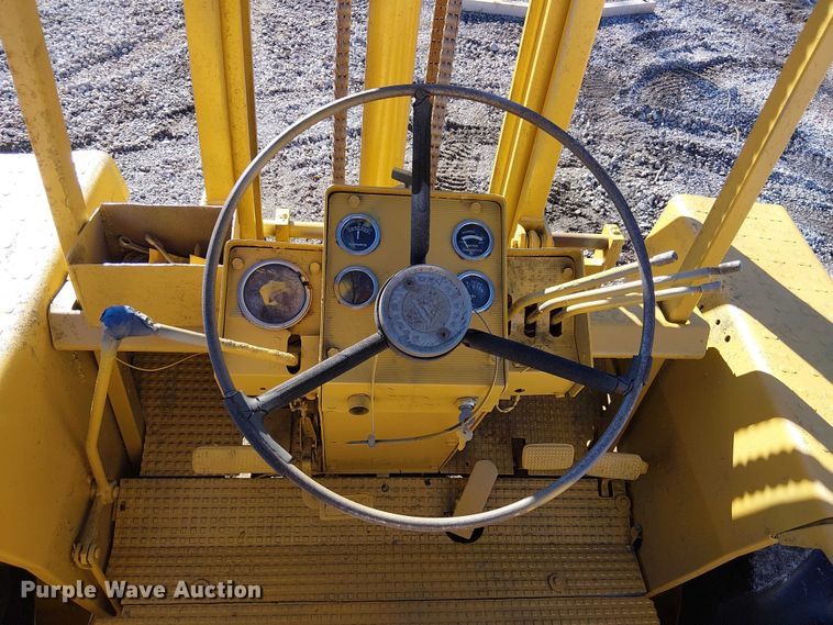 image for item FK0699 Massey Ferguson MF2500 forklift