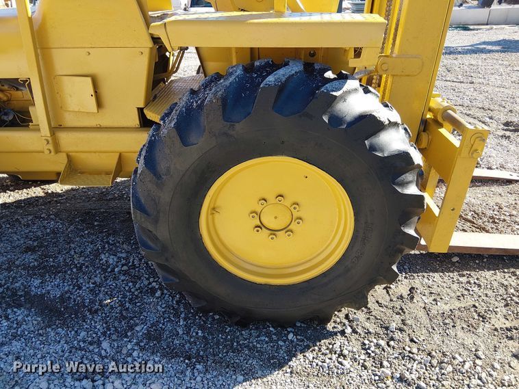 image for item FK0699 Massey Ferguson MF2500 forklift