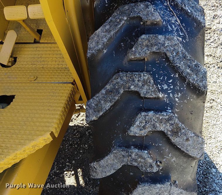 image for item FK0699 Massey Ferguson MF2500 forklift