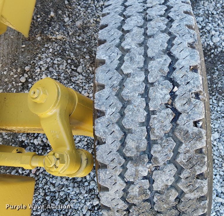 image for item FK0699 Massey Ferguson MF2500 forklift