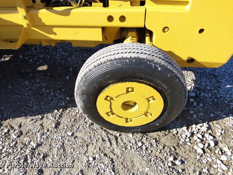 image for item FK0699 Massey Ferguson MF2500 forklift