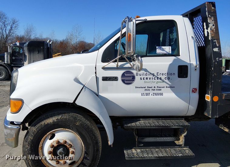 image for item FK0800 2006 Ford F750 Super Duty flatbed truck