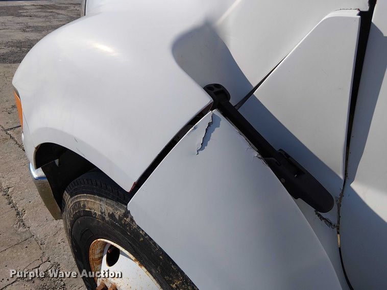 image for item FK0800 2006 Ford F750 Super Duty flatbed truck