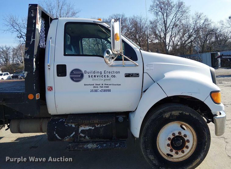 image for item FK0800 2006 Ford F750 Super Duty flatbed truck