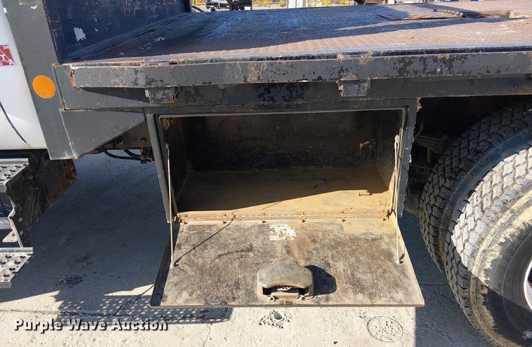 image for item FK0800 2006 Ford F750 Super Duty flatbed truck