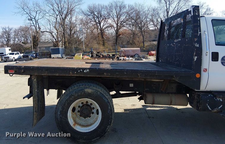 image for item FK0800 2006 Ford F750 Super Duty flatbed truck
