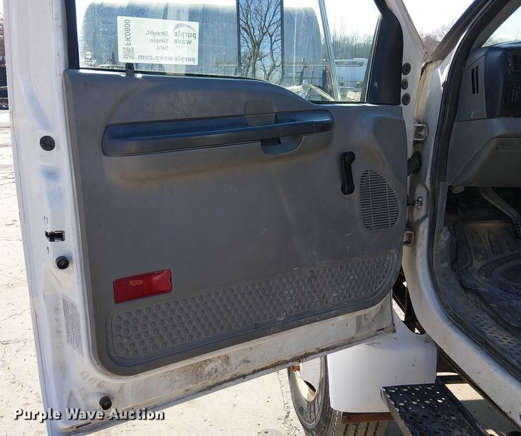 image for item FK0800 2006 Ford F750 Super Duty flatbed truck