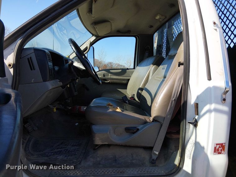 image for item FK0800 2006 Ford F750 Super Duty flatbed truck