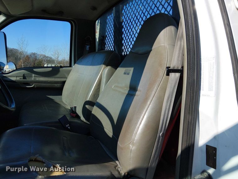 image for item FK0800 2006 Ford F750 Super Duty flatbed truck