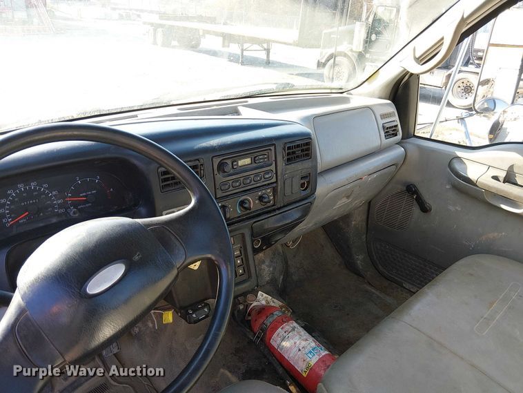 image for item FK0800 2006 Ford F750 Super Duty flatbed truck