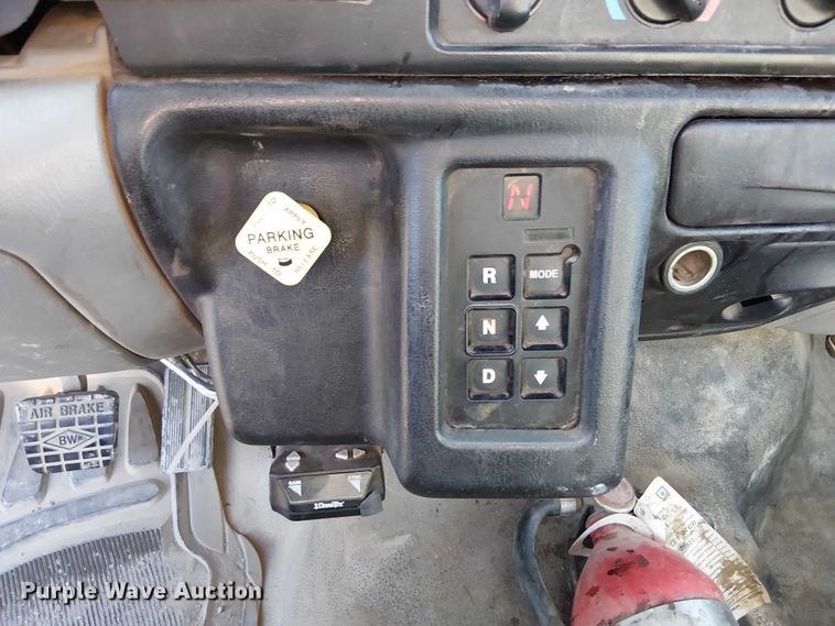 image for item FK0800 2006 Ford F750 Super Duty flatbed truck