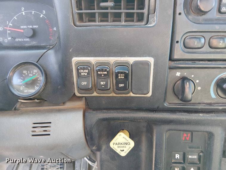 image for item FK0800 2006 Ford F750 Super Duty flatbed truck