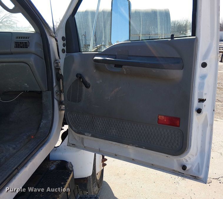 image for item FK0800 2006 Ford F750 Super Duty flatbed truck