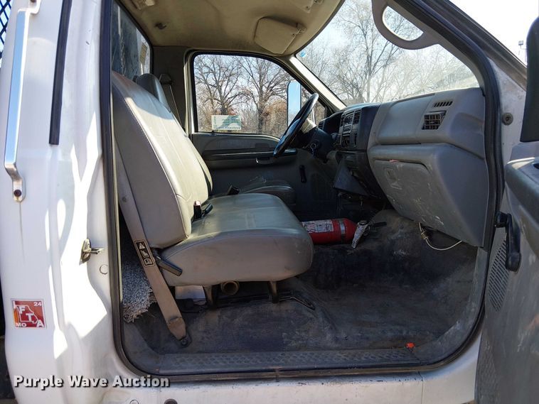 image for item FK0800 2006 Ford F750 Super Duty flatbed truck