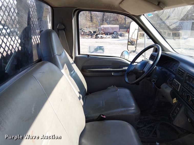 image for item FK0800 2006 Ford F750 Super Duty flatbed truck