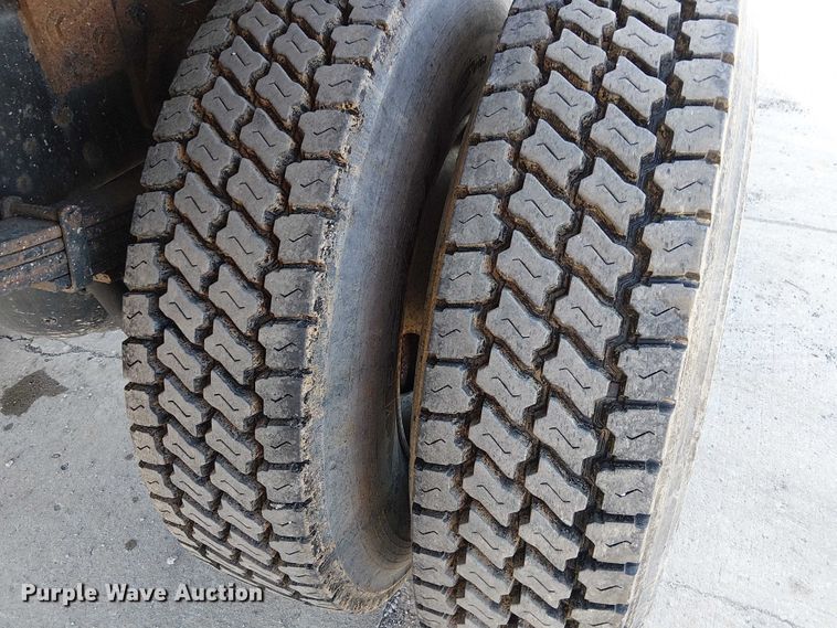 image for item FK0800 2006 Ford F750 Super Duty flatbed truck