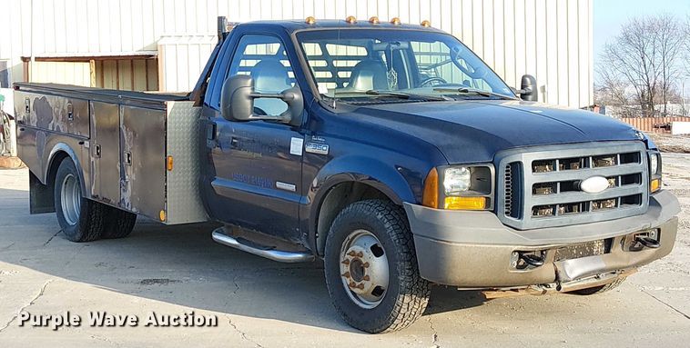 image for item FK0801 2006 Ford F350 Super Duty utility bed pickup truck