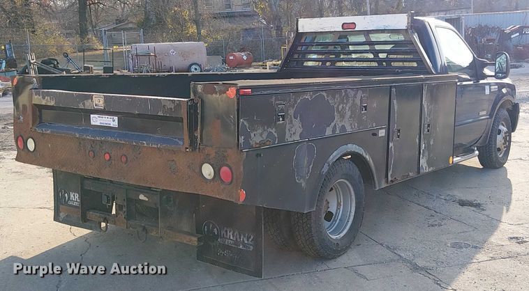 image for item FK0801 2006 Ford F350 Super Duty utility bed pickup truck