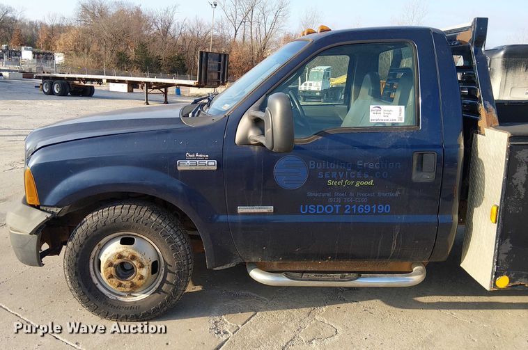 image for item FK0801 2006 Ford F350 Super Duty utility bed pickup truck