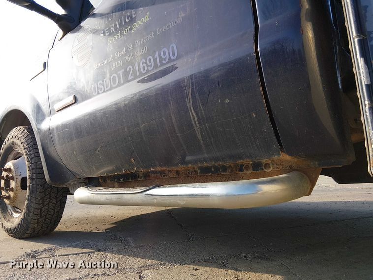 image for item FK0801 2006 Ford F350 Super Duty utility bed pickup truck