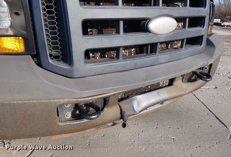 image for item FK0801 2006 Ford F350 Super Duty utility bed pickup truck