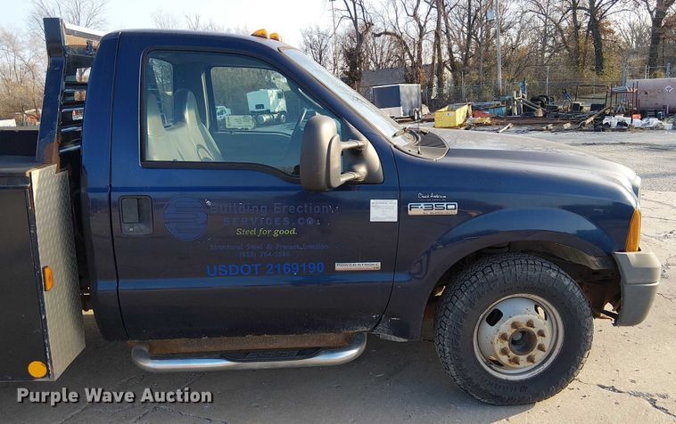 image for item FK0801 2006 Ford F350 Super Duty utility bed pickup truck