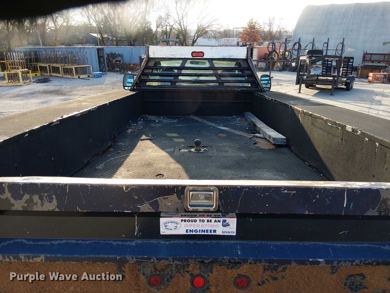 image for item FK0801 2006 Ford F350 Super Duty utility bed pickup truck