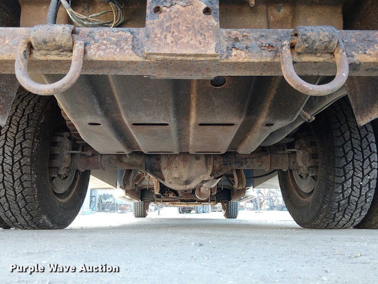 image for item FK0801 2006 Ford F350 Super Duty utility bed pickup truck