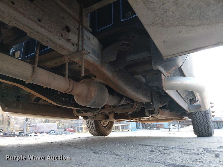 image for item FK0801 2006 Ford F350 Super Duty utility bed pickup truck