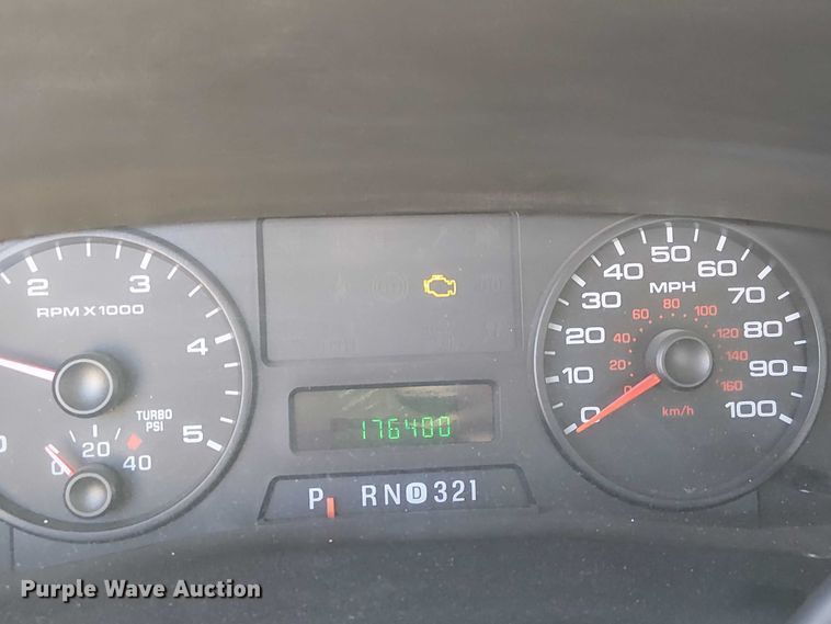 image for item FK0801 2006 Ford F350 Super Duty utility bed pickup truck