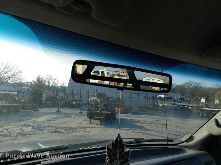 image for item FK0801 2006 Ford F350 Super Duty utility bed pickup truck