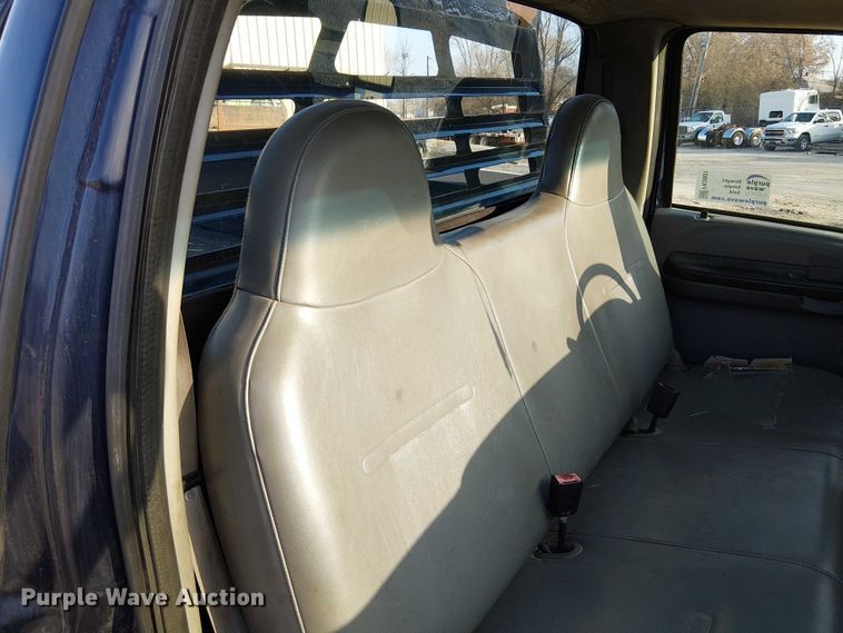 image for item FK0801 2006 Ford F350 Super Duty utility bed pickup truck