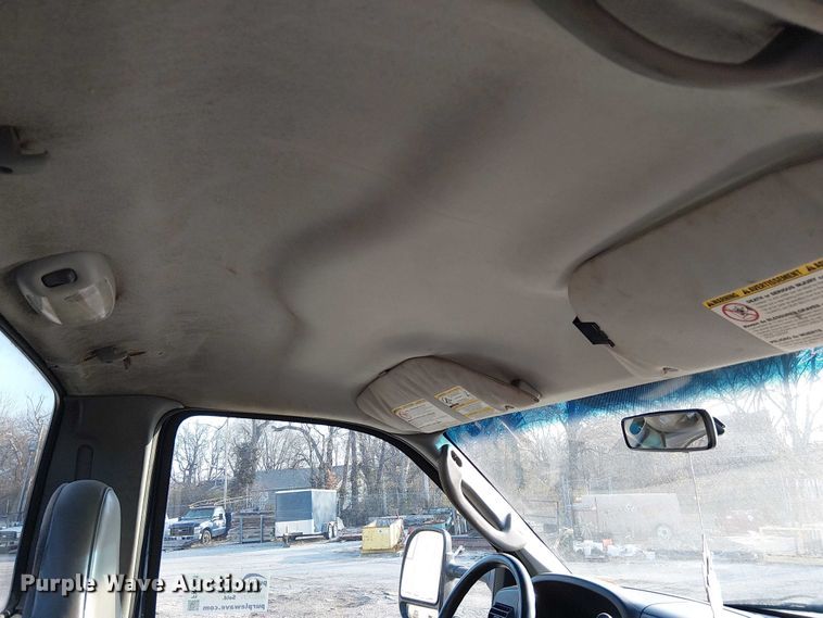 image for item FK0801 2006 Ford F350 Super Duty utility bed pickup truck