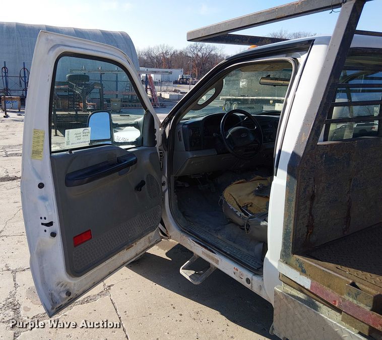 image for item FK0802 2007 Ford F550 flatbed truck