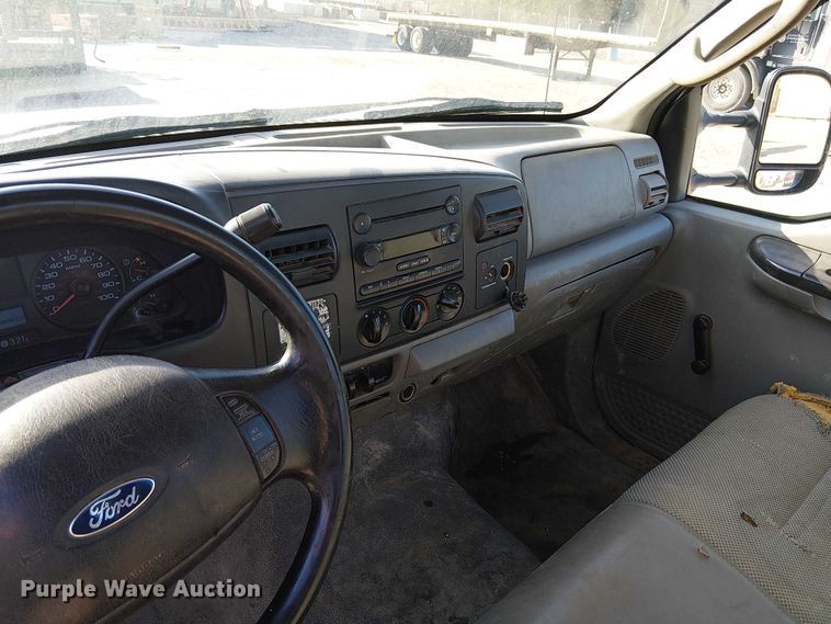 image for item FK0802 2007 Ford F550 flatbed truck