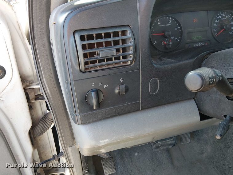 image for item FK0802 2007 Ford F550 flatbed truck