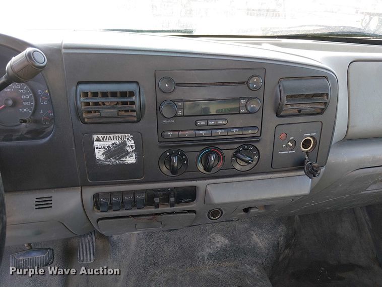 image for item FK0802 2007 Ford F550 flatbed truck