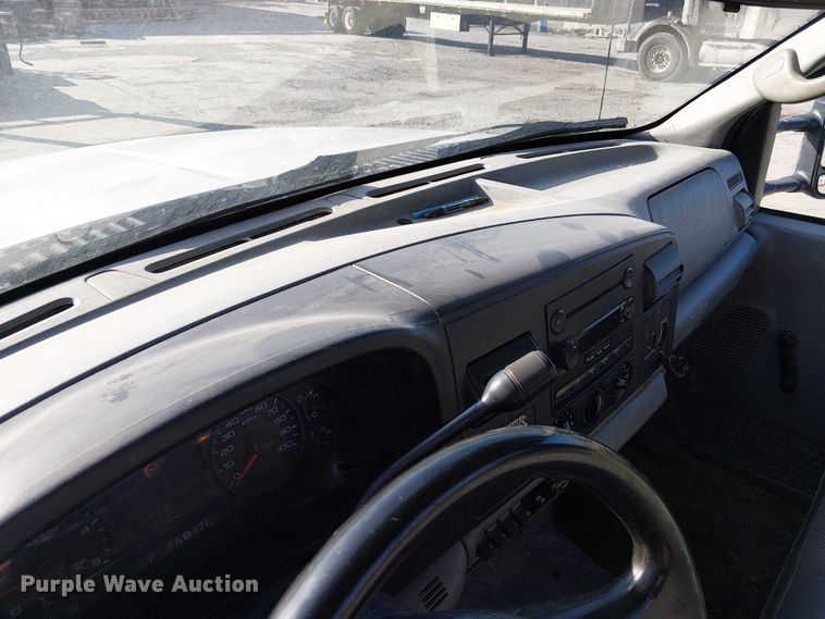 image for item FK0802 2007 Ford F550 flatbed truck