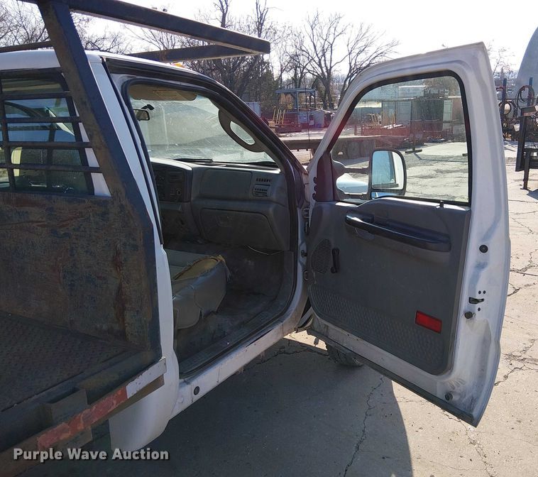 image for item FK0802 2007 Ford F550 flatbed truck