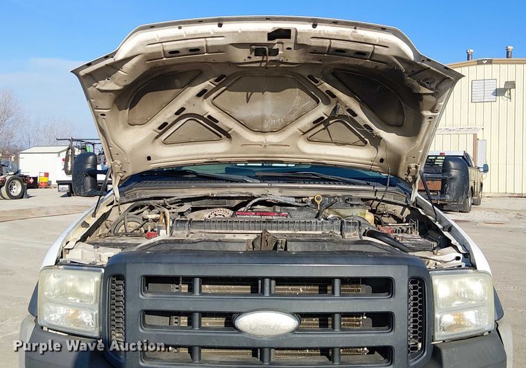 image for item FK0802 2007 Ford F550 flatbed truck