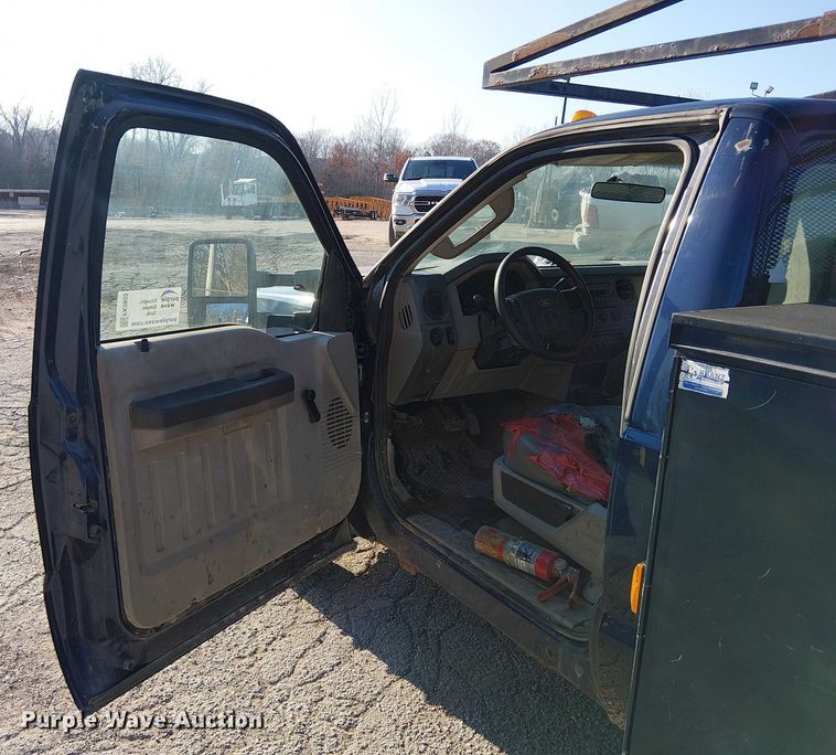 image for item FK0803 2008 Ford F350 Super Duty utility bed pickup truck