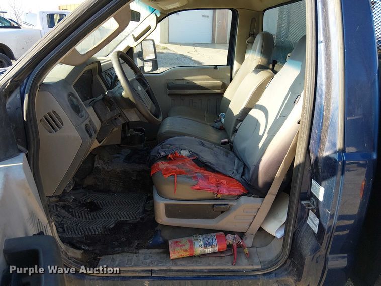 image for item FK0803 2008 Ford F350 Super Duty utility bed pickup truck