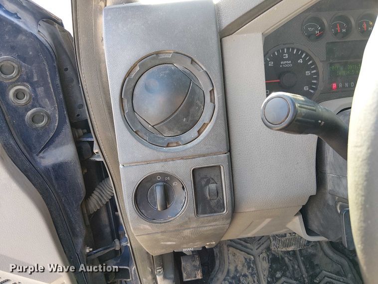 image for item FK0803 2008 Ford F350 Super Duty utility bed pickup truck