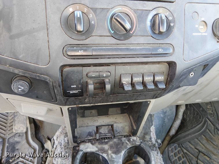 image for item FK0803 2008 Ford F350 Super Duty utility bed pickup truck