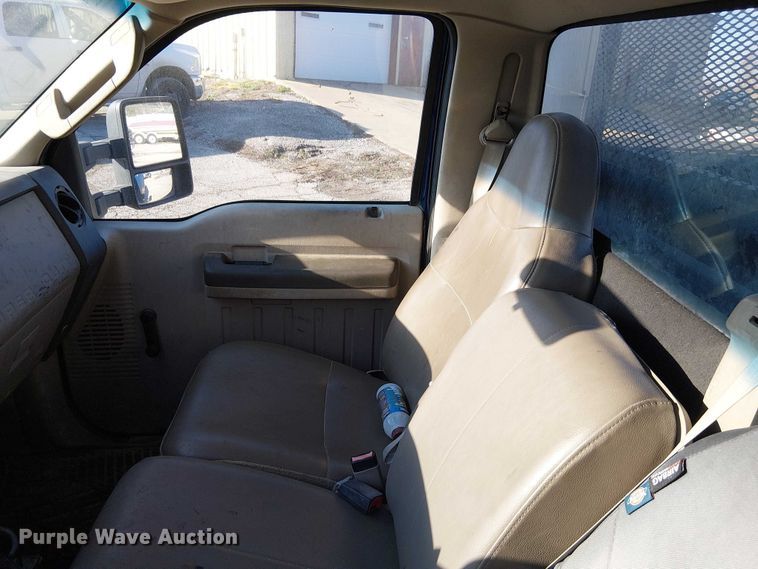 image for item FK0803 2008 Ford F350 Super Duty utility bed pickup truck