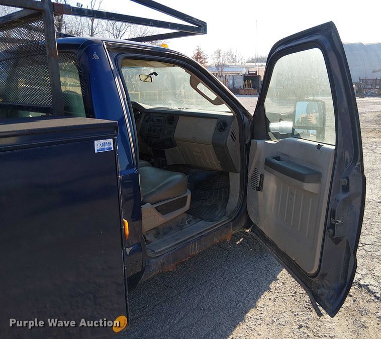 image for item FK0803 2008 Ford F350 Super Duty utility bed pickup truck