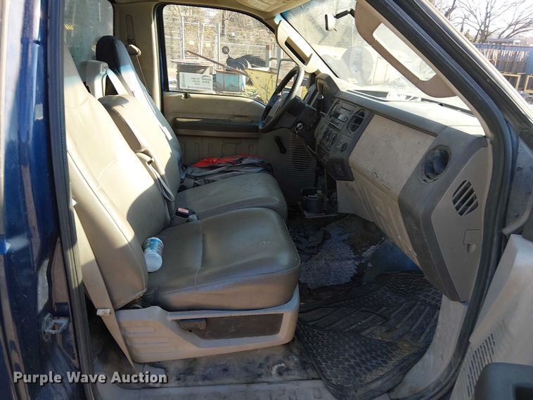 image for item FK0803 2008 Ford F350 Super Duty utility bed pickup truck