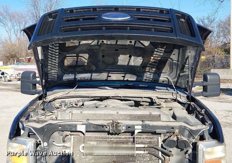 image for item FK0803 2008 Ford F350 Super Duty utility bed pickup truck