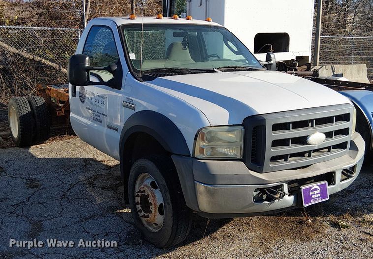 image for item FK0805 2005 Ford F550 truck cab and chassis
