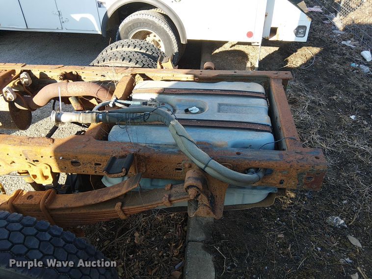 image for item FK0805 2005 Ford F550 truck cab and chassis